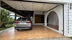 Casas en La Asunción | Venta de Casa en Belén, Cariari, con amplio jardín y piscina, Garaje 4 carros