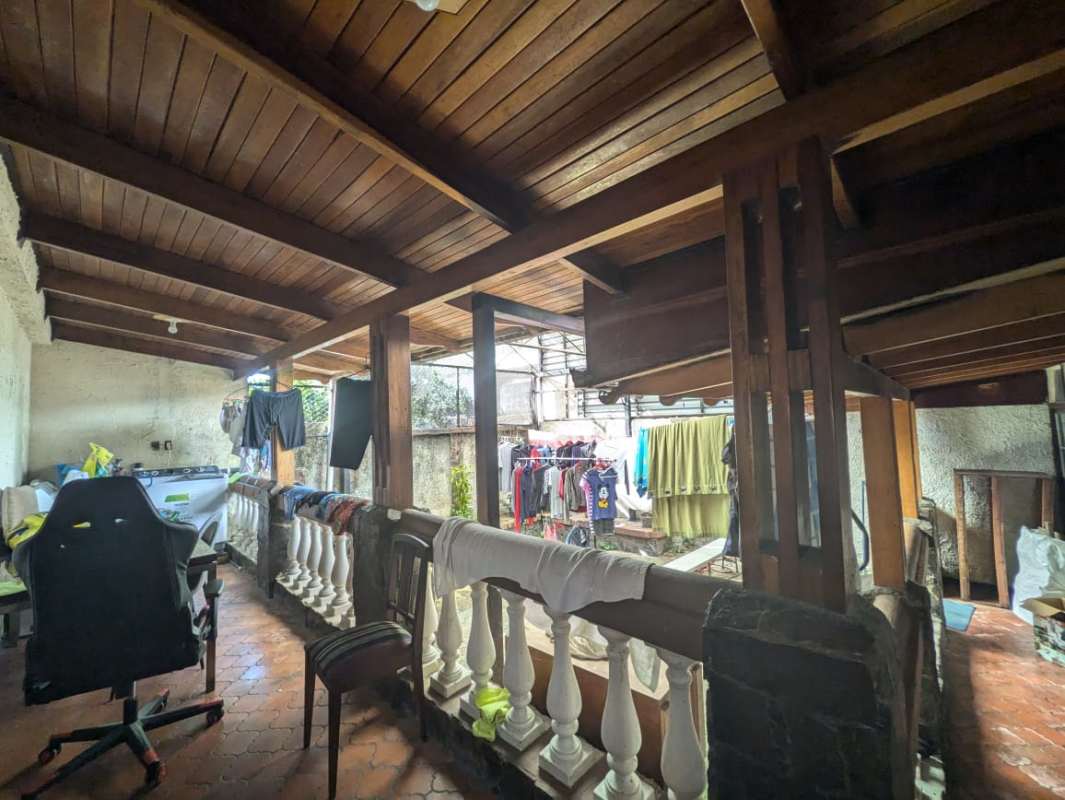 Casas en Sabanilla | id #39035 Venta Casa con tres apartamentos de alquiler