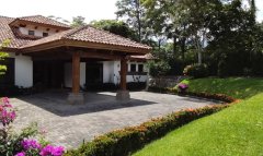 Casas en Río Oro | Exclusiva Propiedad de Lujo en Río Oro, Santa Ana