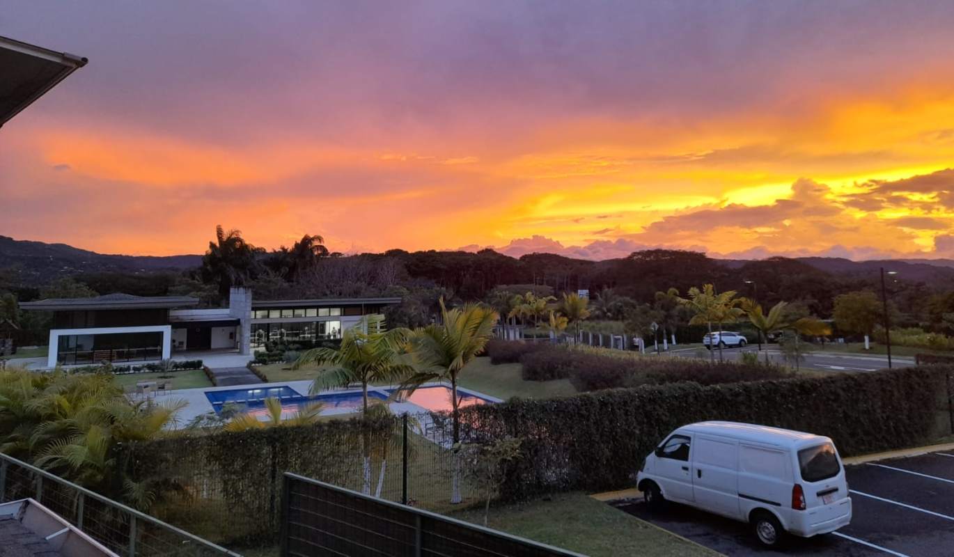 Casas en San Rafael | EN VENTA- HERMOSA CASA ESTILO CONTEMPORANEO - CONDOMINIO VILLA DEL SOL