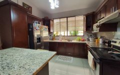 Casas en Oriental | Casa 4 habitaciones una planta en Residenial con seguridad, Taras Cartago