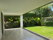 Casas en Escazú | Casa contemporánea en Guachipelín, Escazú – $550,000
